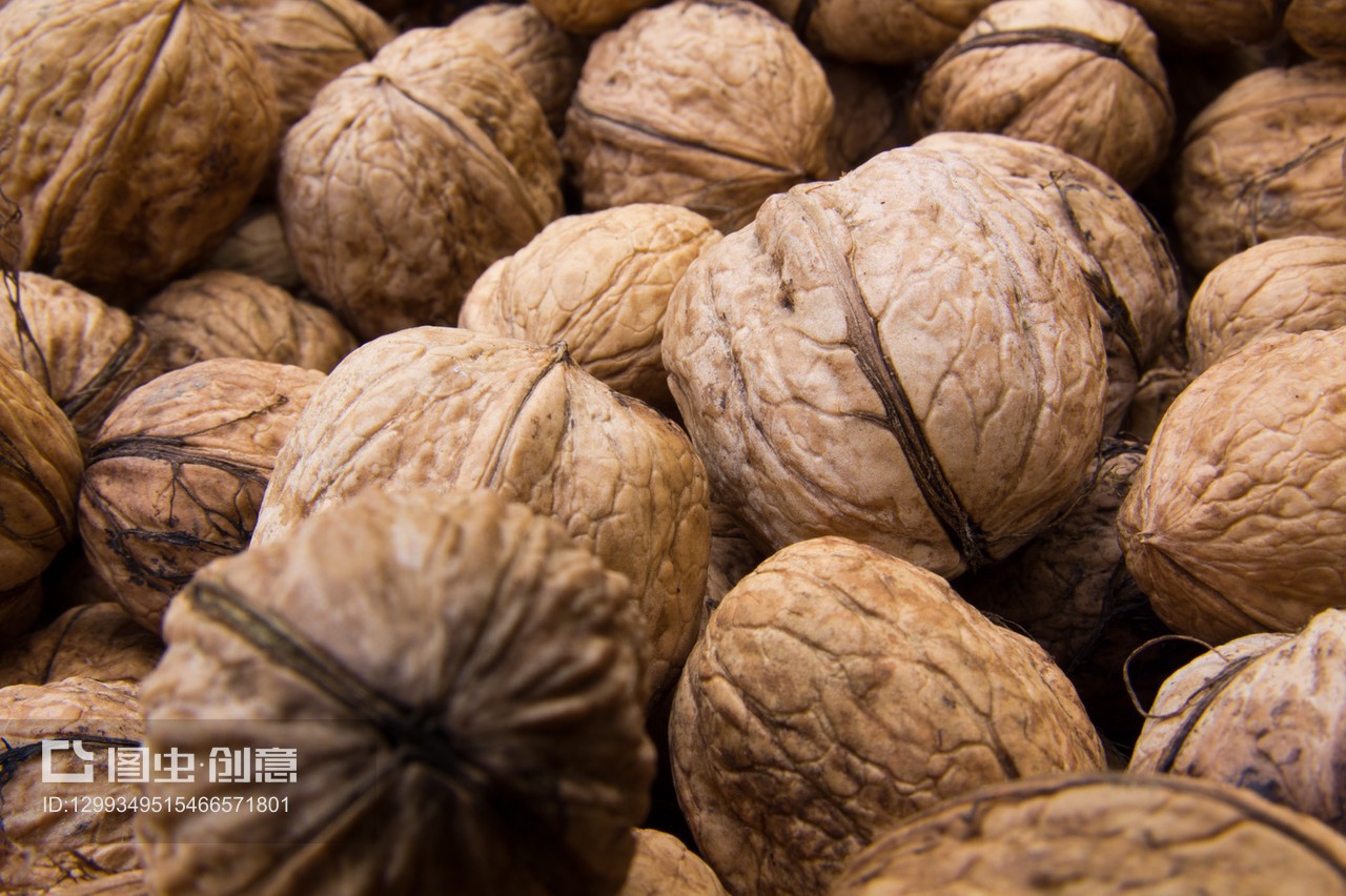 堅(jiān)果與眼鏡零售 跨界融合下的市場(chǎng)新機(jī)遇